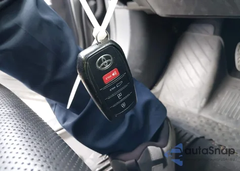 2023 Toyota Crown Platinum z USA, uszkodzony, nr VIN JTDAFAAF6P3000718